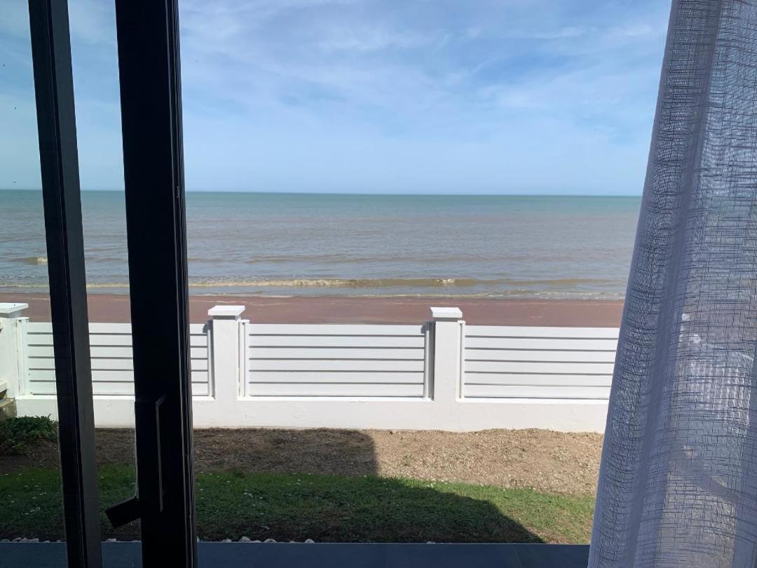 Villa De La Plage, Front De Mer, Juno Beach Bernières-sur-Mer Kültér fotó