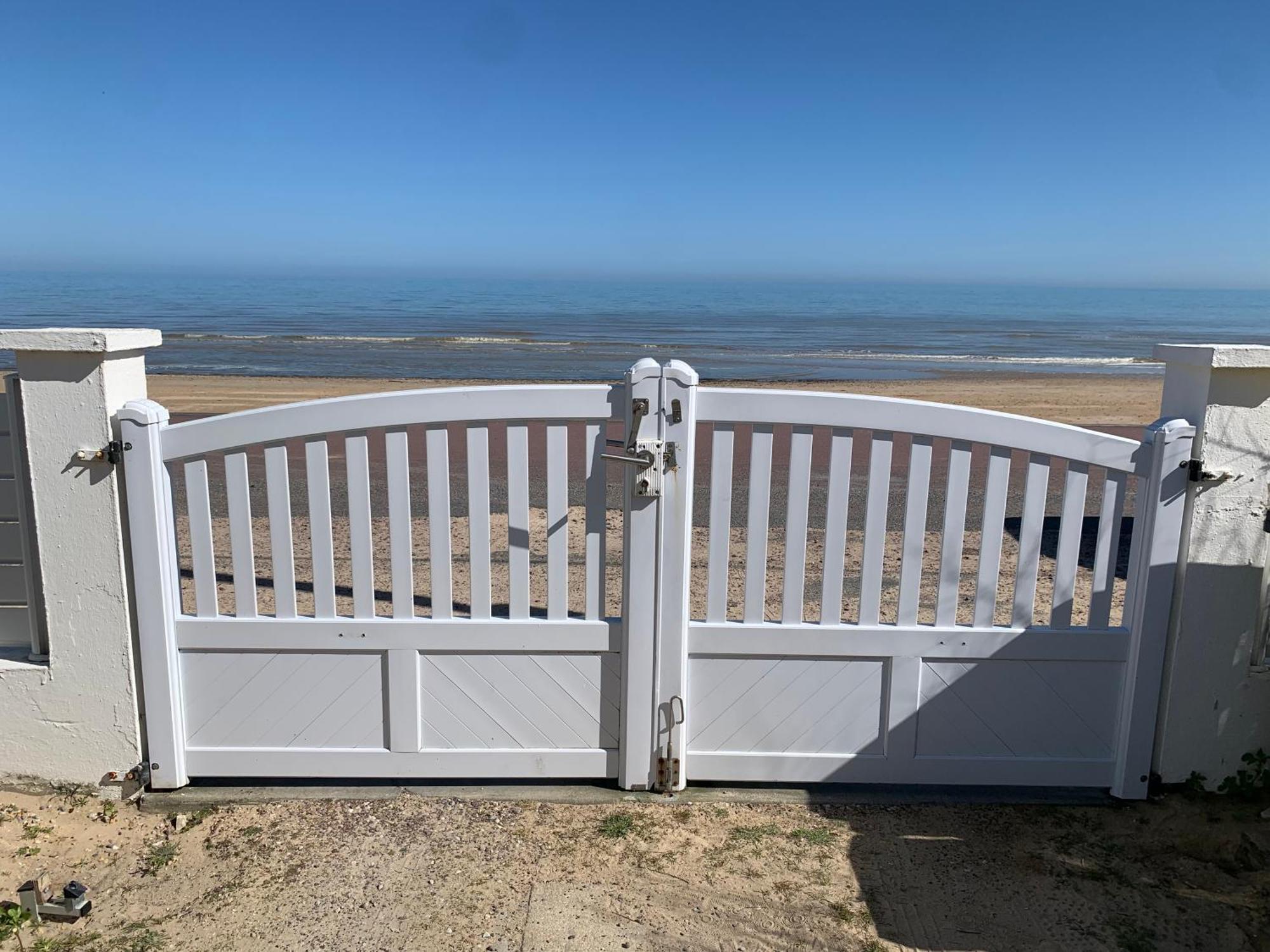 Villa De La Plage, Front De Mer, Juno Beach Bernières-sur-Mer Kültér fotó